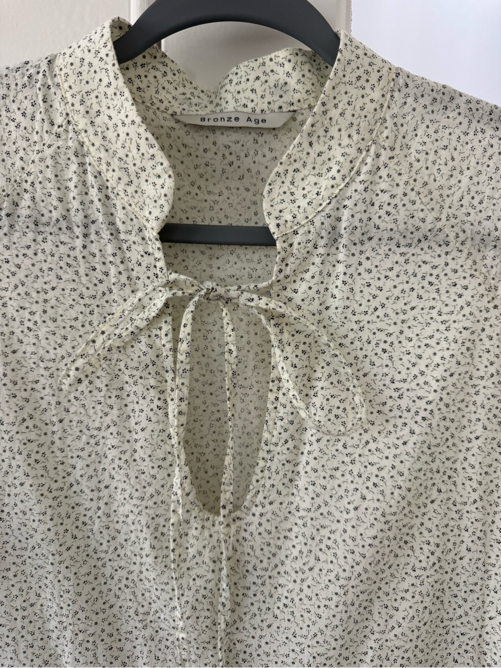 A Bronze Age Floral House Dress - Picture 5 of 7